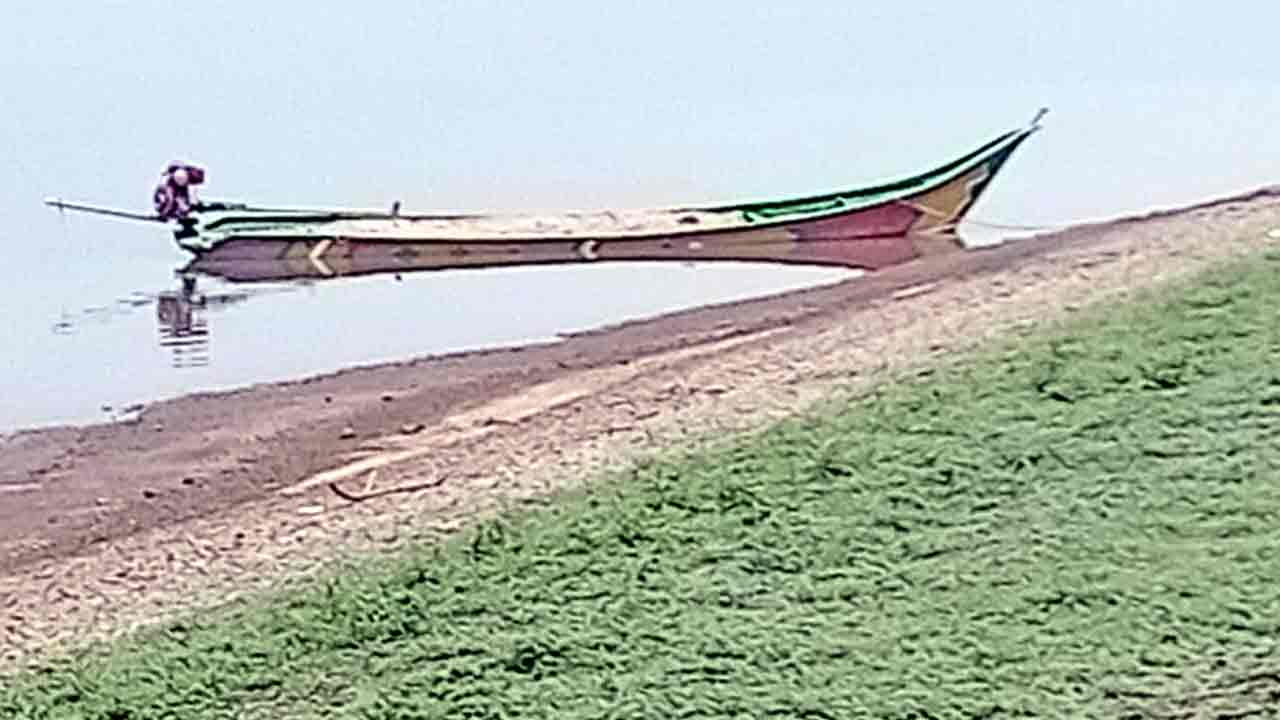 Mahabubnagar |  ట్రెండ్‌ మార్చిన ఇసుక అక్రమార్కులు.. మరబోట్లతో యథేచ్చగా తరలింపు.. చోద్యం చూస్తున్న అధికారులు