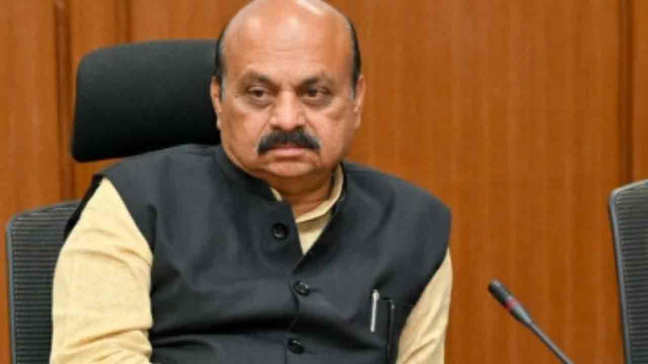 CM Basavaraj Bommai |  బొమ్మై అవినీతి 1,500 కోట్లు.. కర్ణాటక సీఎంపై సొంత పార్టీ ఎమ్మెల్యే నెహ్రూ ఓలేకర్‌ సంచలన ఆరోపణ