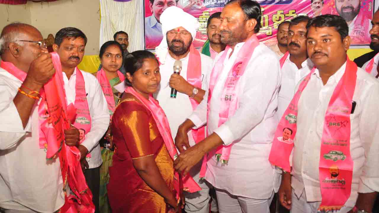 కార్యకర్తలే బలం.. ప్రజలే బలగం