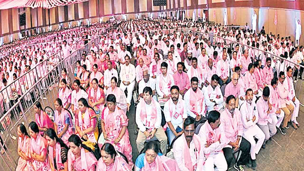 సుశిక్షితులమై సమున్నత లక్ష్యం కోసం