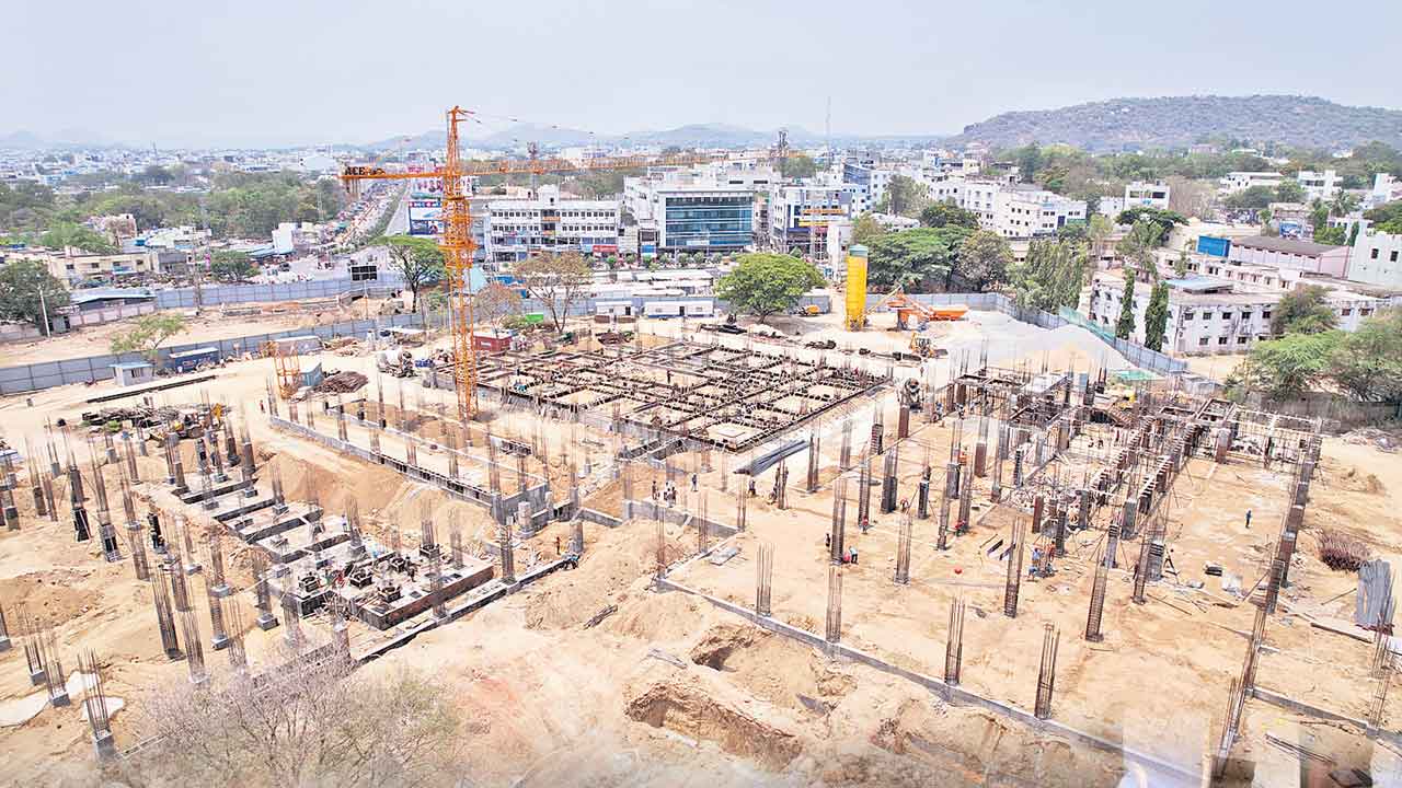 Super Specialty hospital |  చక చకా సాగుతున్న పాలమూరుసూపర్‌ స్పెషాలిటీ దవాఖాన భవన నిర్మాణ పనులు