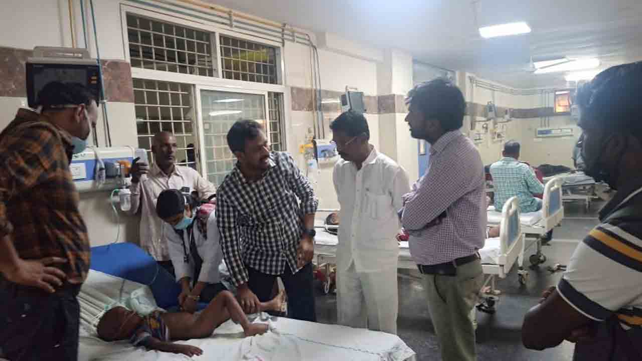 చిన్నారి ప్రాణం తీసిన డ్రైవర్‌ నిర్లక్షం