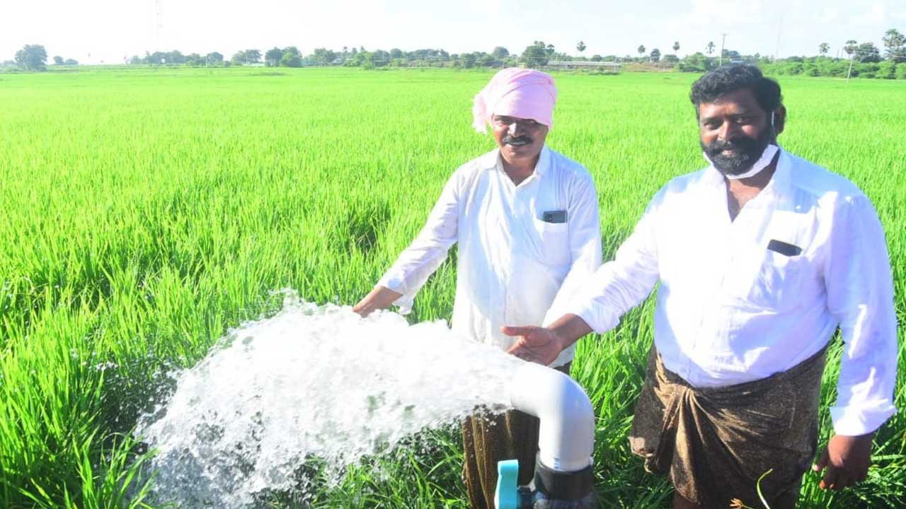 పైపైకి గంగ అన్నదాతలు మురవంగ