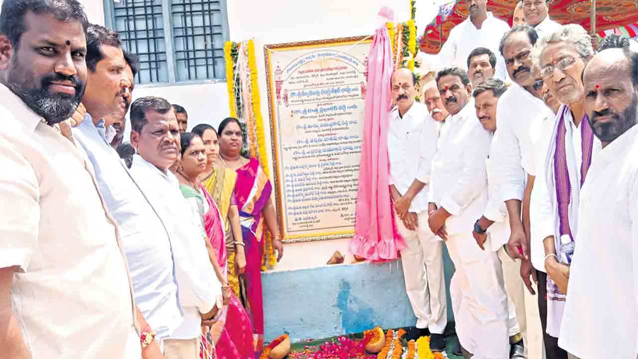 దేశానికి దిక్సూచి సీఎం కేసీఆర్‌