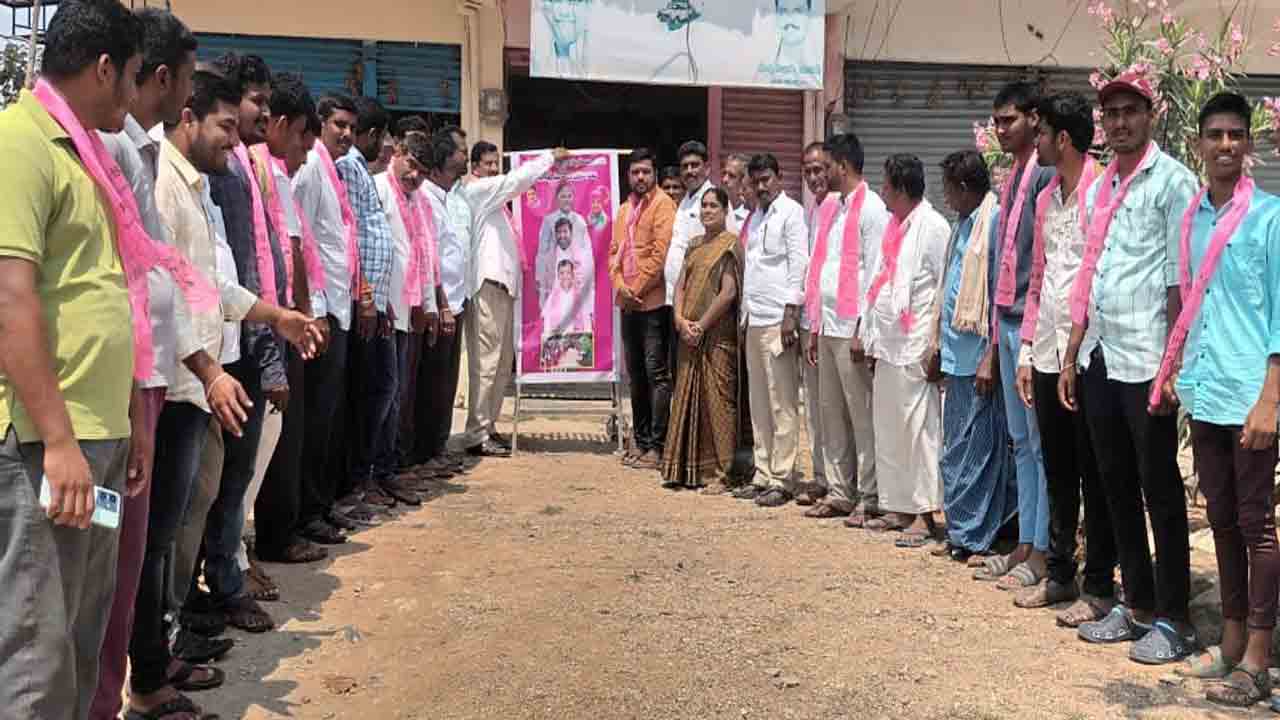 తుంగతుర్తి బంజారా భవన్‌కు నిధుల మంజూరుపై హర్షం