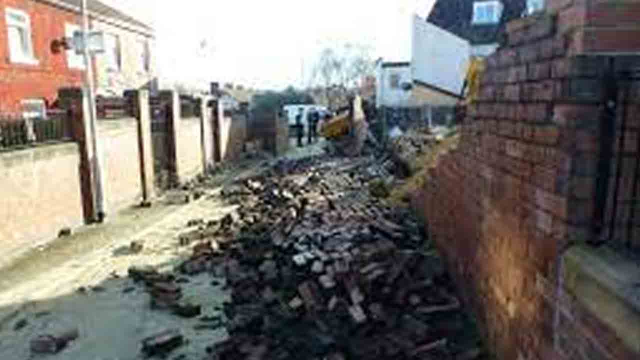 Kakinada | కాకినాడ జిల్లాలో విషాదం..చర్చిగోడ కూలి ఇద్దరు కూలీలు మృతి