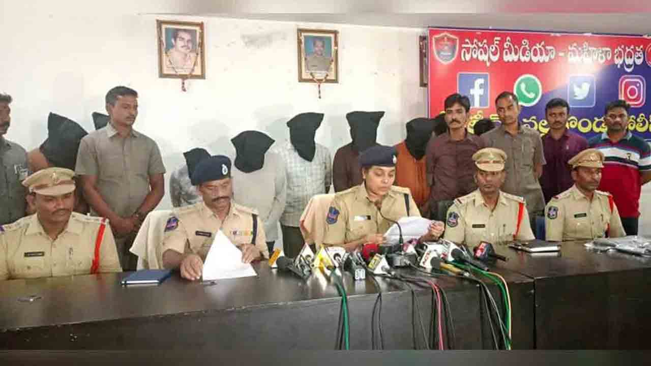 IPL Cricket Betting | మిర్యాలగూడలో ఐపీఎల్ క్రికెట్ బెట్టింగ్ ముఠా అరెస్ట్.. రూ. 1.12 కోట్లు స్వాధీనం