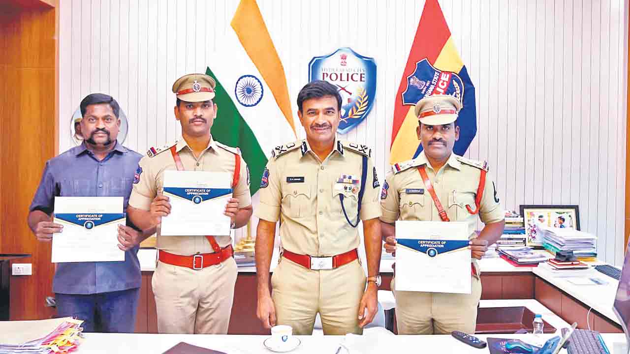 24/7 భద్రతకు భరోసా డయల్‌ 100