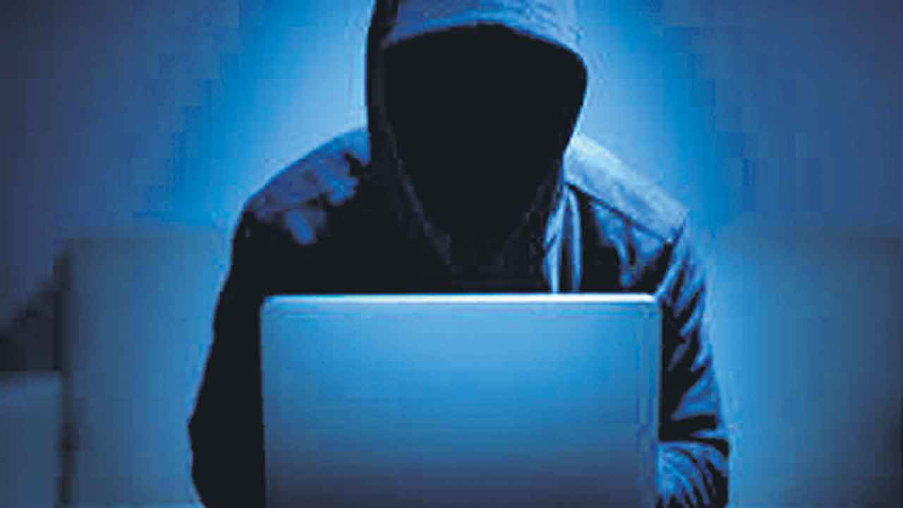 Cyber Fraud | సొంతిల్లు అమ్మితే రూ.1.3 కోట్ల ఆదాయం.. సైబర్ మోసగాళ్ల చేతిలో మొత్తం మాయం..!