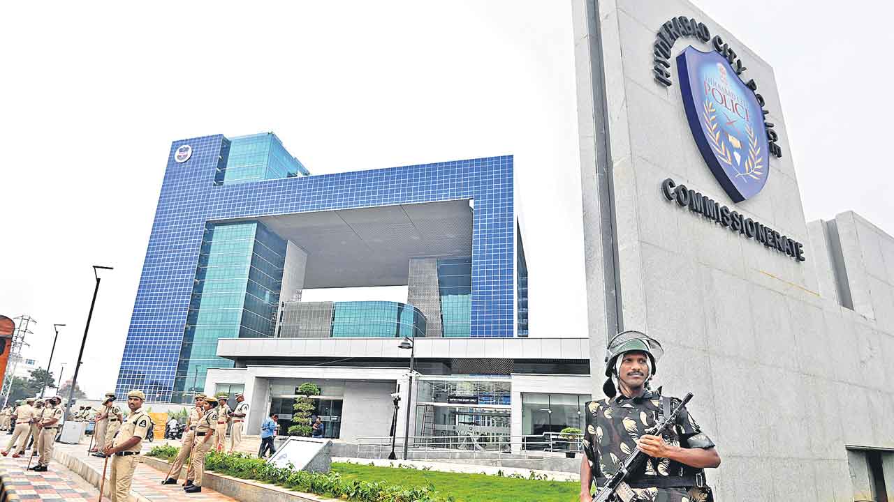 Cyber crime bureau |  సైబర్‌ మోసాల నివారణకు ప్రత్యేక విభాగం.. దేశంలోనే తొలిసారిగా ఏర్పాటుకు తెలంగాణ సర్కారు యోచన