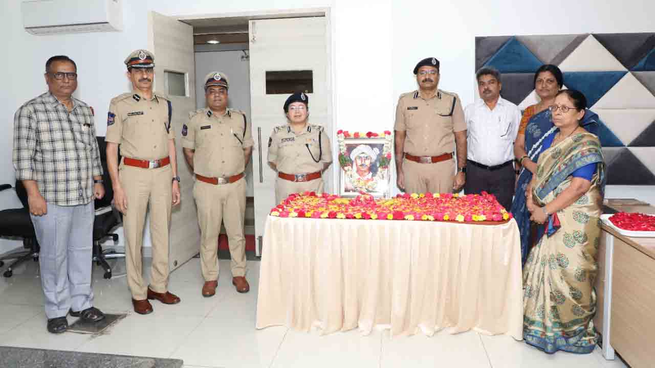 Doddi Komuraiah | డీజీపీ కార్యాలయంలో దొడ్డి కొమురయ్య జయంతి వేడుక‌లు