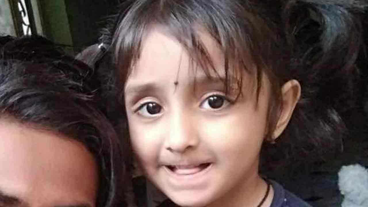 బిడ్డను చంపి ఆపై ఉరేసుకుని..