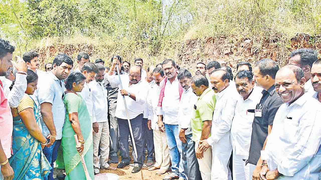 స్వరాష్ట్రంలోనే ప్రగతి కాంతులు