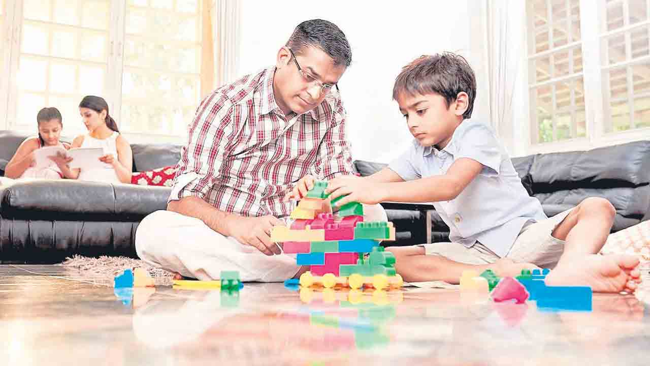 Parenting |  మీ పిల్లలను మీ చేతుల్లో పెడుతున్నాం.. శ్రమ విలువ, సామాజిక బాధ్యతను వివరించండి..