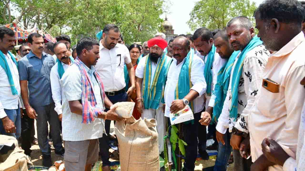 Minister Gangula | యాసంగి పంటను కొనుగోలు చేస్తున్న ఏకైక రాష్ట్రం తెలంగాణ : మంత్రి గంగుల