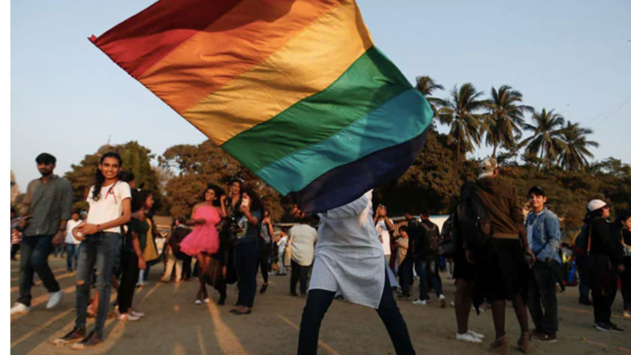 Gay Marriages: చట్టసభలు నిర్ణయిస్తాయి.. గే మ్యారేజ్లను మళ్లీ వ్యతిరేకించిన కేంద్రం