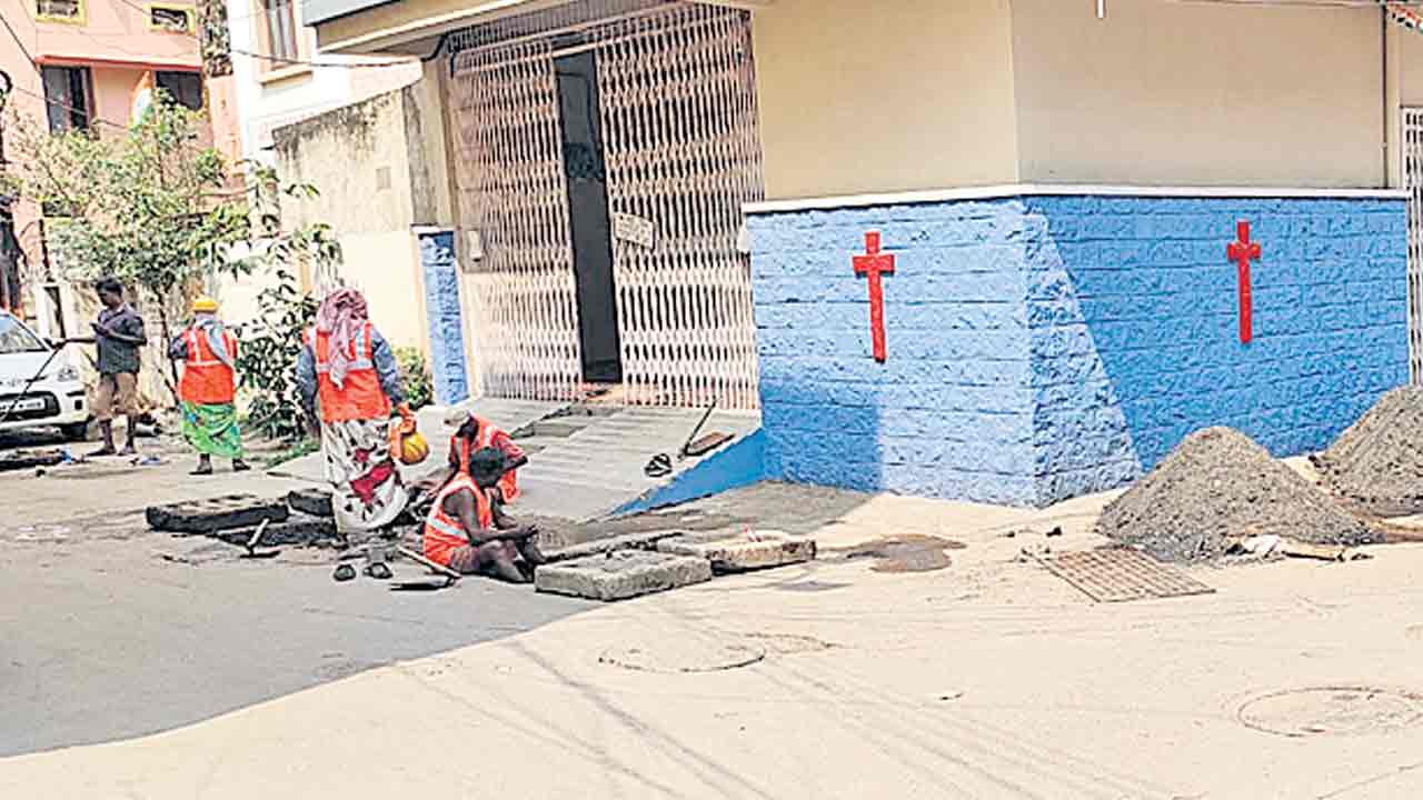 నాలాల పూడికతీత షురూ