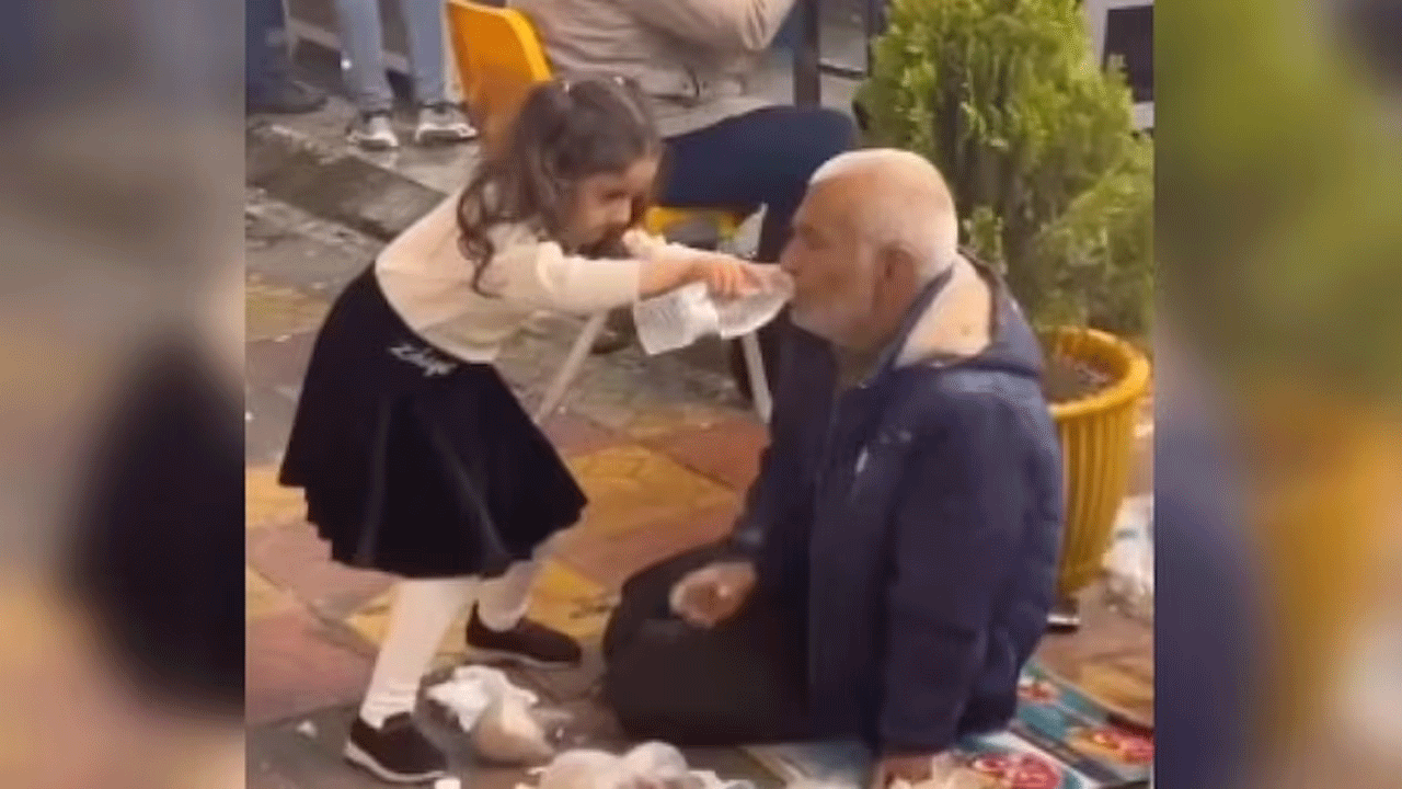 viral video | పెద్దాయ‌నకు బాలిక చిరుసాయం : చిన్నారి ఔదార్యానికి నెటిజ‌న్లు ఫిదా