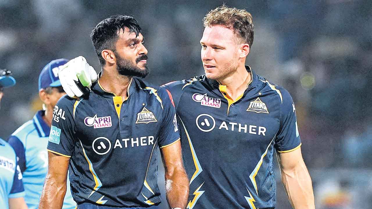 గుజరాత్‌ హ్యాట్రిక్‌