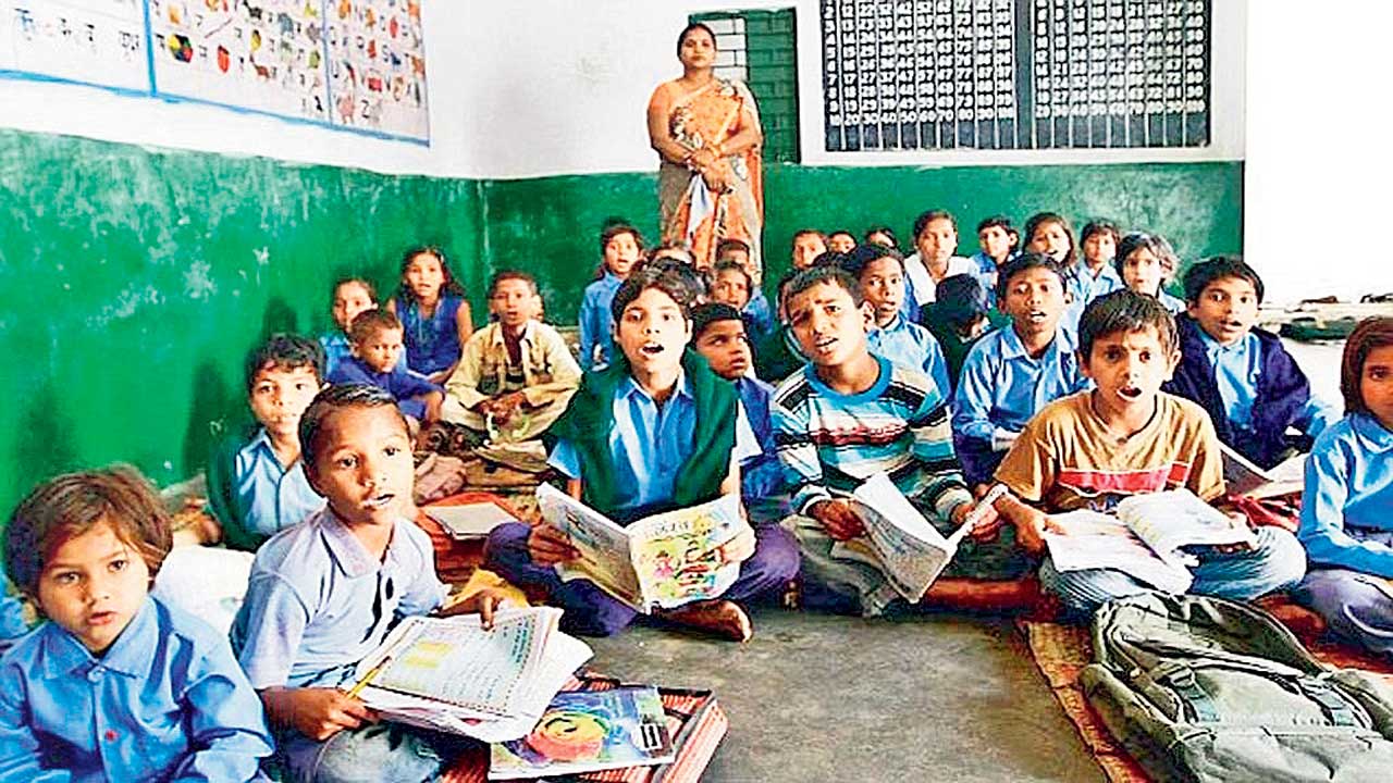 PM Modi | మోదీ స్వరాష్ట్రంలో విద్య అస్తవ్యస్తం.. గుజరాత్‌లోని 906 బడుల్లో ఒకే టీచర్‌