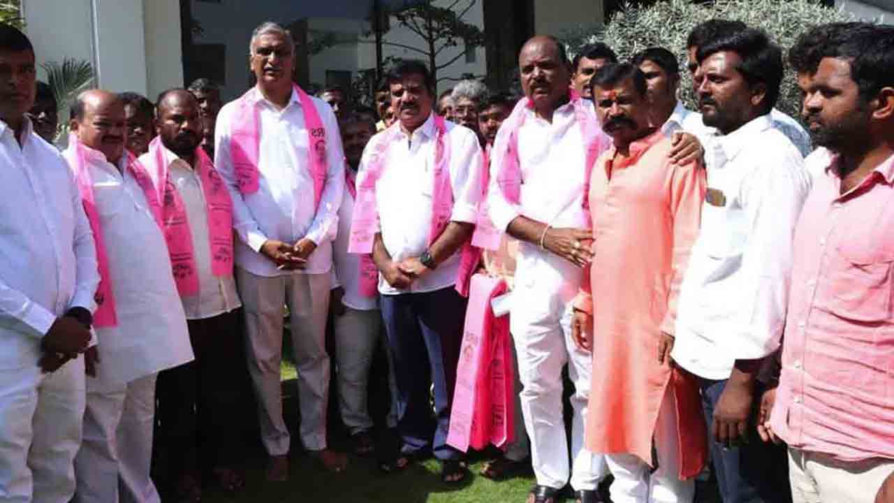 Andole | ఆందోల్‌లో కాంగ్రెస్‌కు భారీ షాక్‌.. బీఆర్ఎస్‌లోకి భారీగా చేరిక‌లు