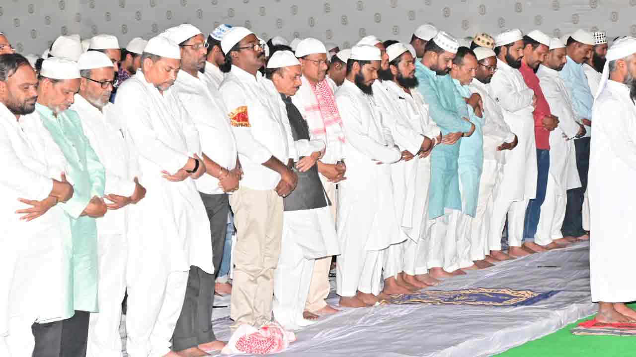 ముస్లింల సంక్షేమానికి పెద్దపీట