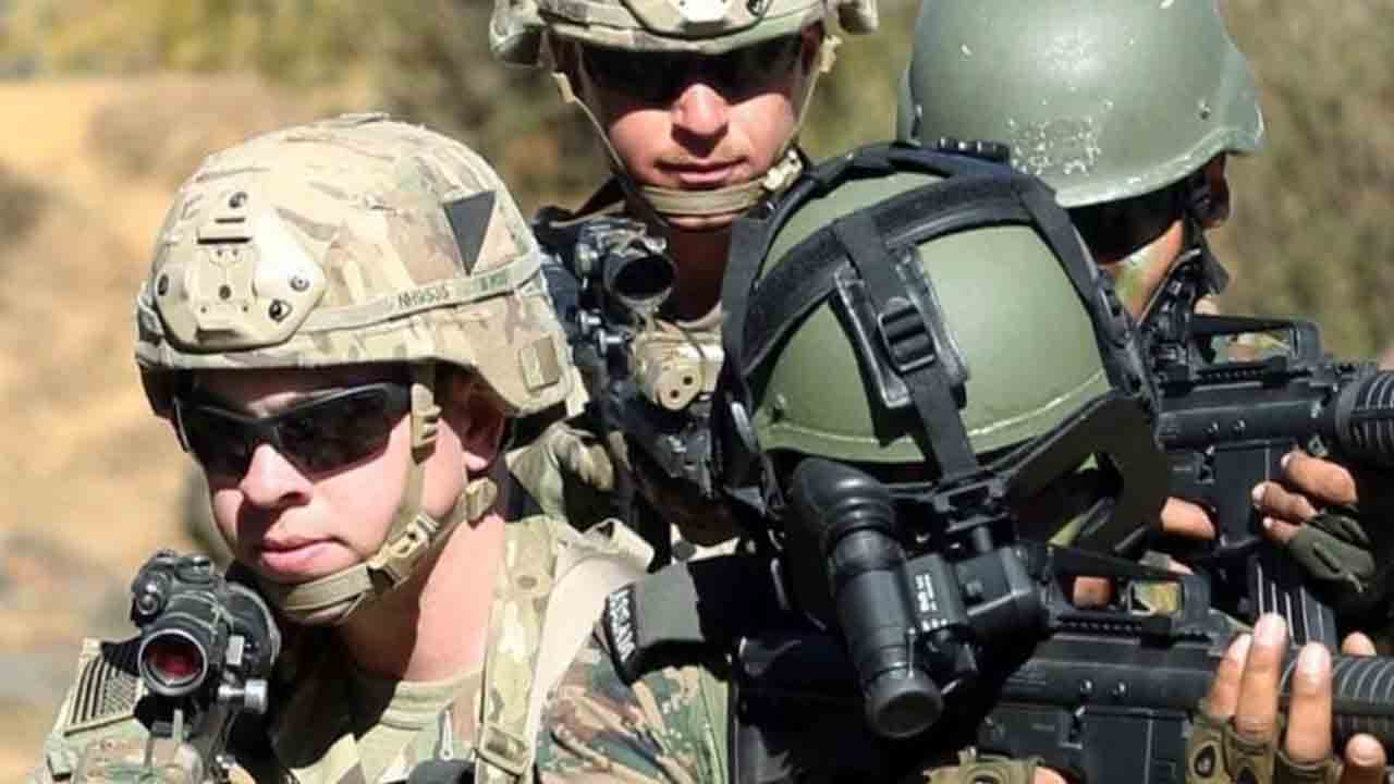 సరిహద్దులో యుద్ధ విన్యాసాలు