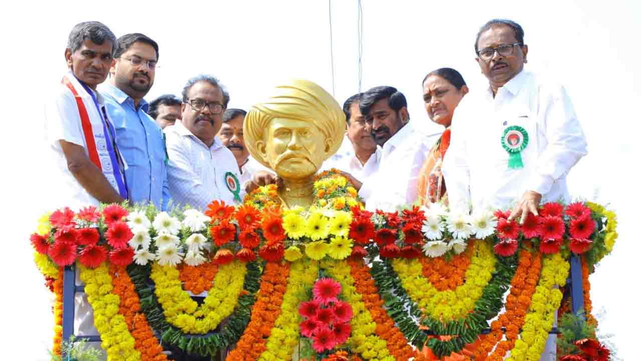 చదువుతోనే సర్వం సాధ్యం