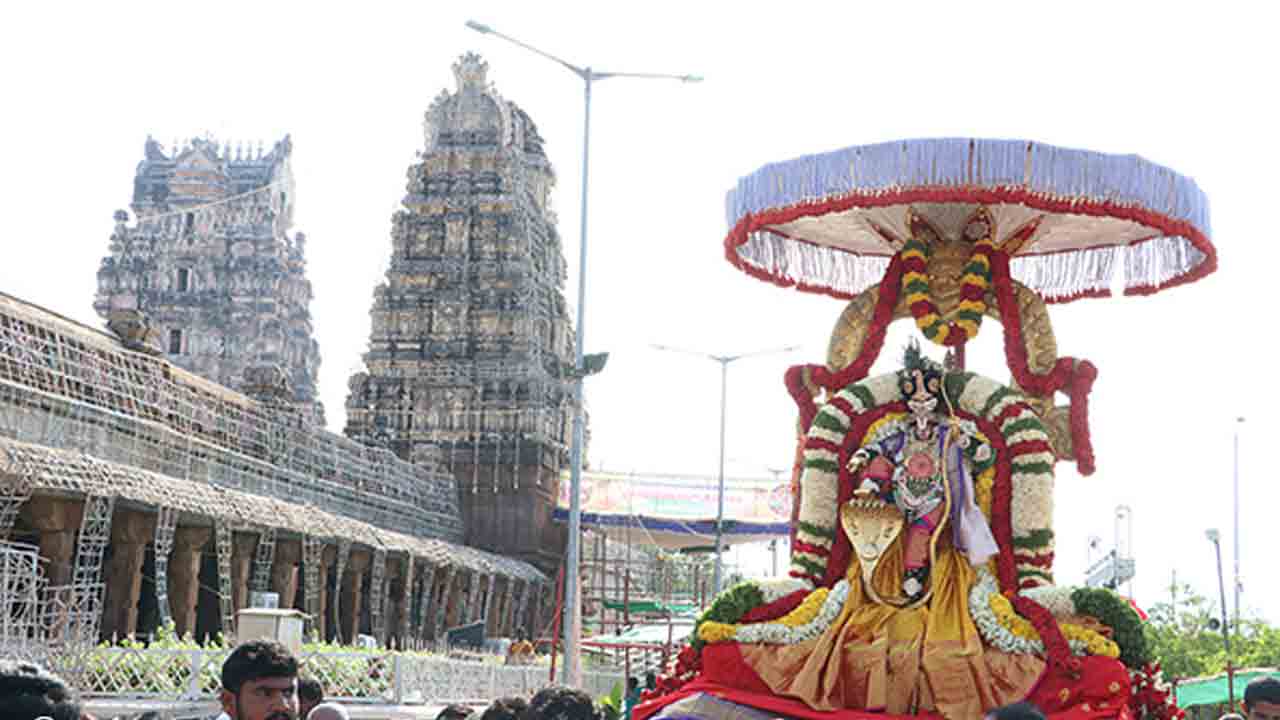 Ontimitta | ఒంటిమిట్ట శ్రీ కోదండరామస్వామి కాళీయమర్దనాలంకారంలో దర్శనం