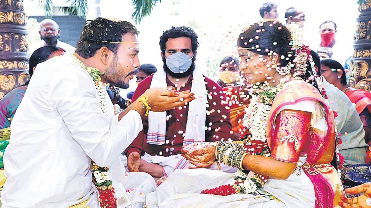 Kalyana Lakshmi |  కల్యాణలక్ష్మికి 2000 కోట్లు విడుదల చేసిన ప్రభుత్వం