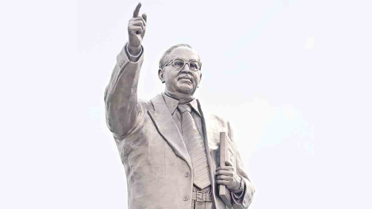 అంబేద్కర్‌ విగ్రహం భరతజాతికి జ్ఞాన చిహ్నం