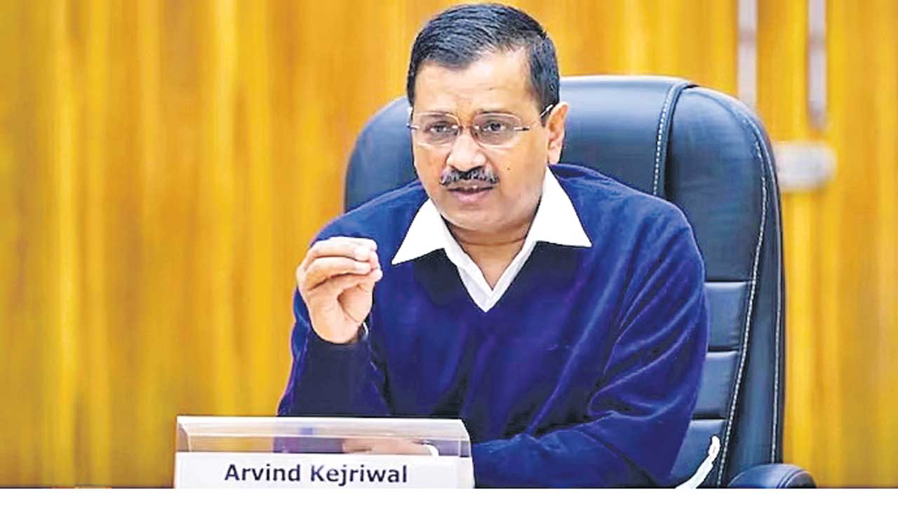 రైల్వే చార్జీల్లో వృద్ధులకు రాయితీ పునరుద్ధరించండి : కేజ్రీవాల్‌