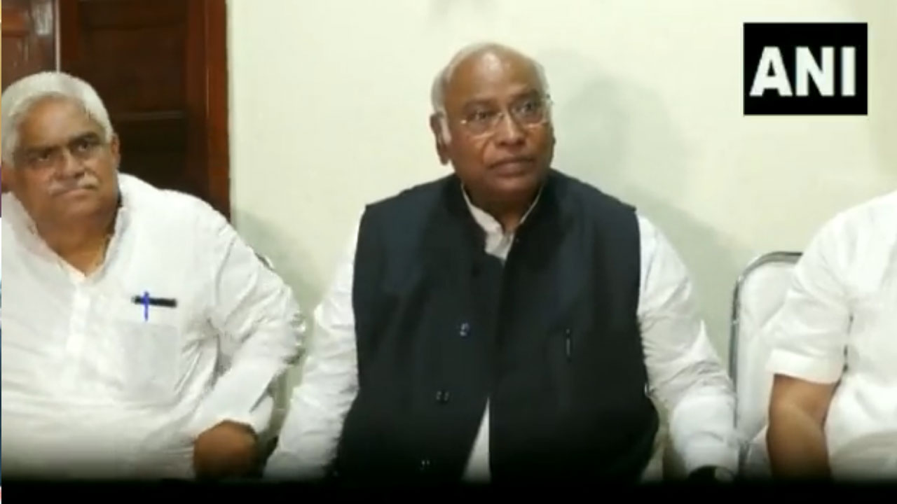 Mallikarjun Kharge: బీజేపీ ఐడియాల‌జీ పాము లాంటిది: మ‌ల్లిఖార్జున్ ఖ‌ర్గే