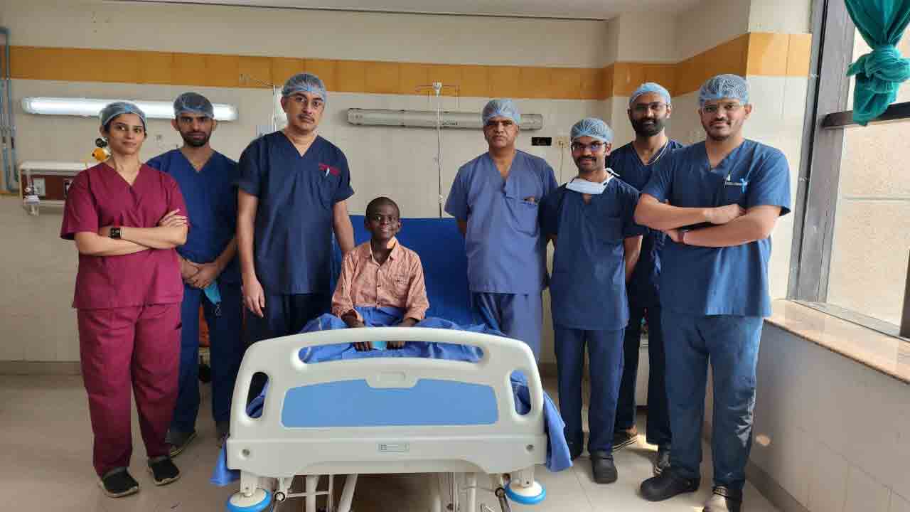 NIMS | అప్పుడు జన్మనిచ్చింది.. ఇప్పుడు పునర్జన్మనిచ్చింది.. 12 ఏండ్ల బాలుడికి కిడ్నీ దానం  చేసిన తల్లి