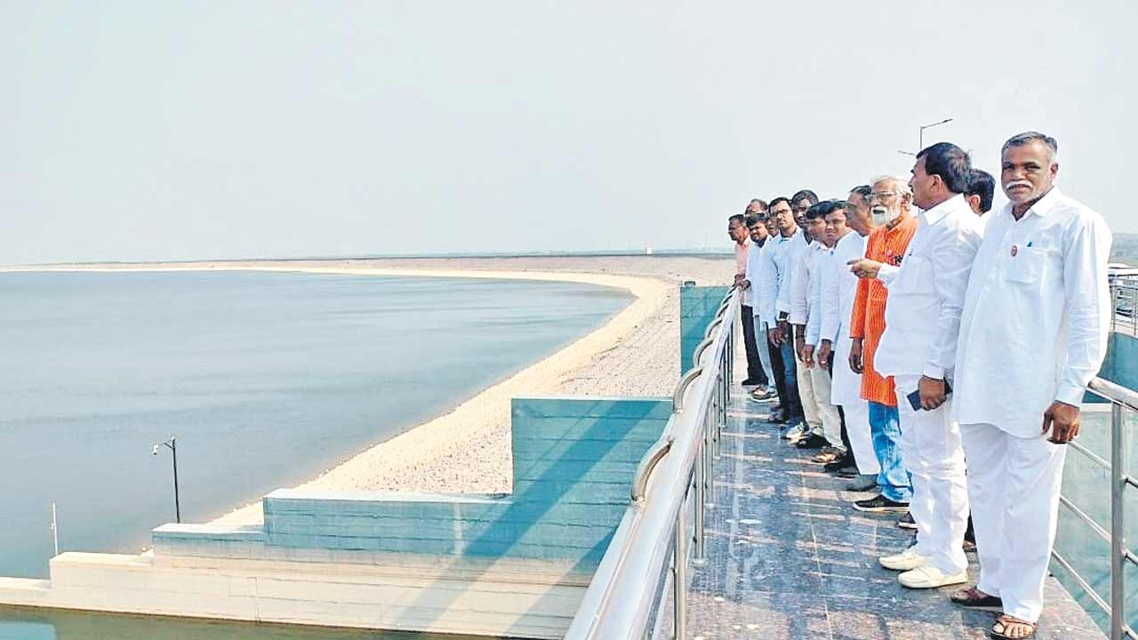 తెలంగాణ రైతులు అదృష్టవంతులు