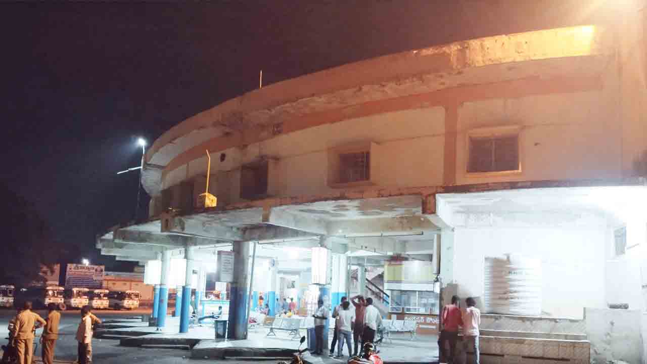 దొంగల ‘ప్రాంగణం’!