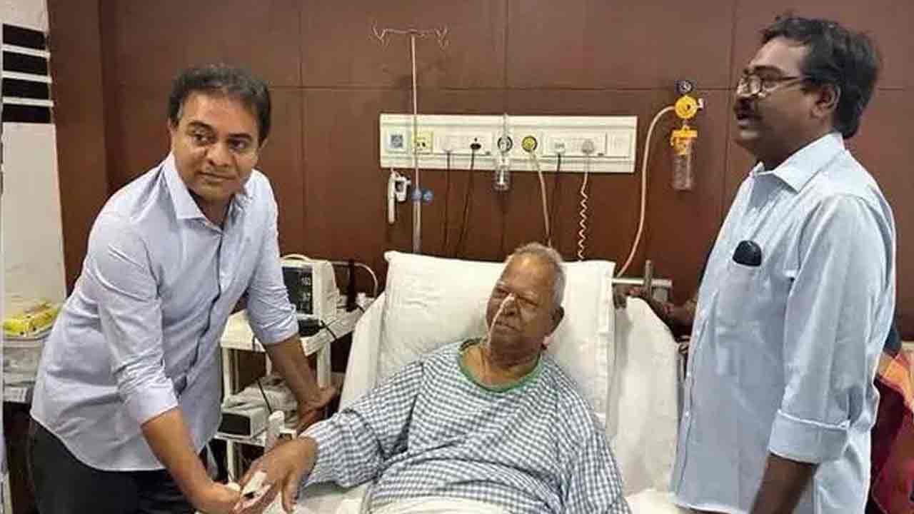 పువ్వాడ నాగేశ్వరరావుకు కేటీఆర్‌ పరామర్శ