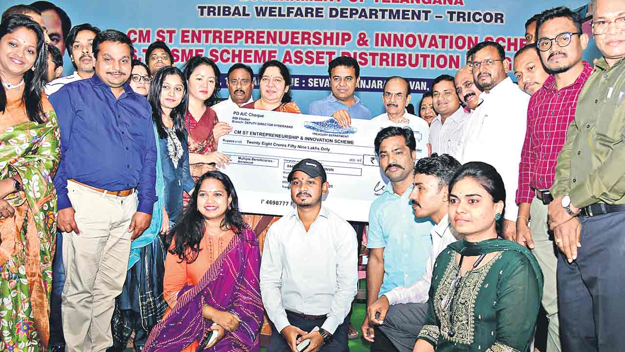 తెలంగాణ విజయాలు కనిపిస్తలేవా?