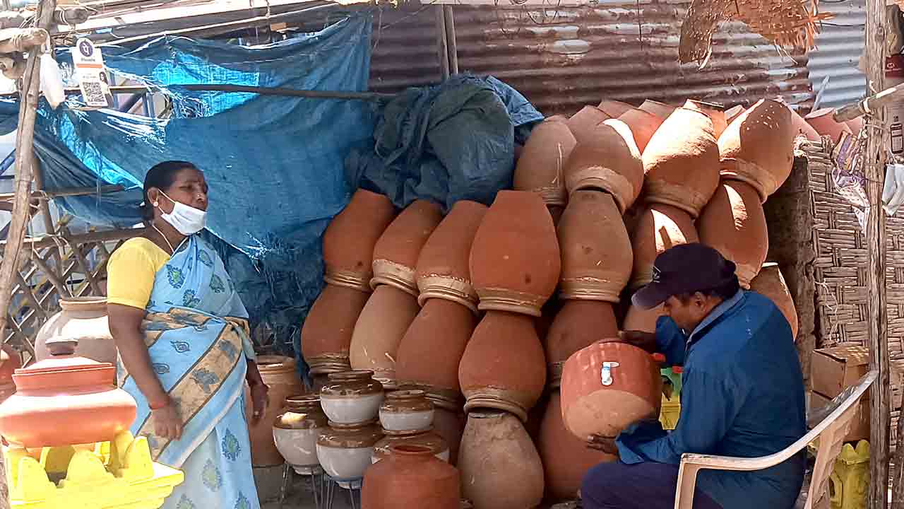 మట్టి కుండ.. సల్లగుండ