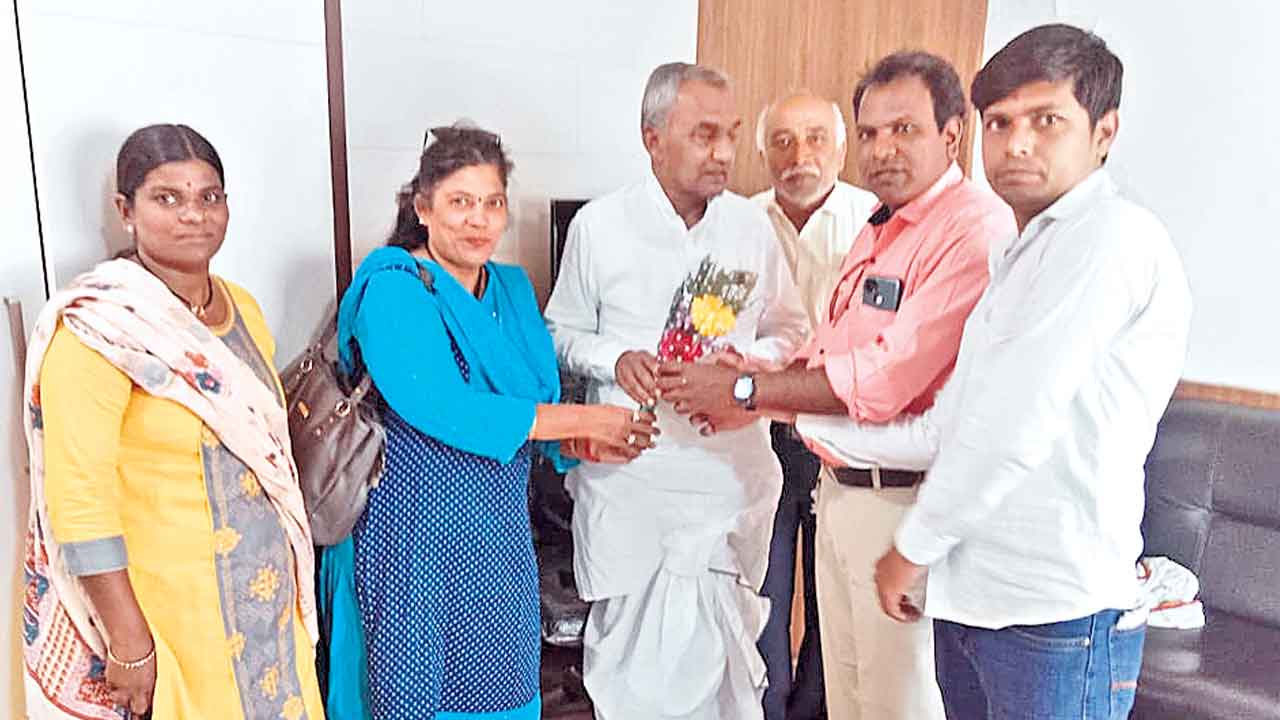 బీఆర్‌ఎస్‌లోకి యావత్మల్‌ జిల్లా నేతలు