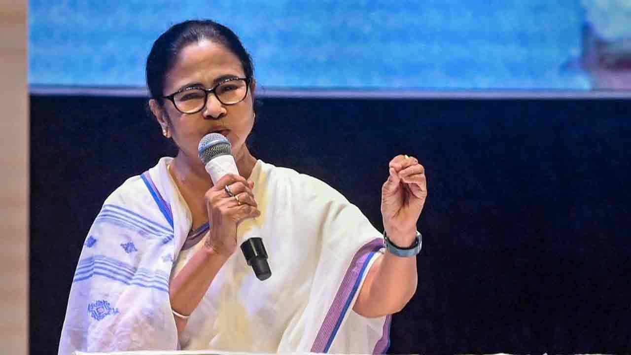 బిచ్చమైనా ఎత్తుతా.. కేంద్రాన్ని అడగను: మమత