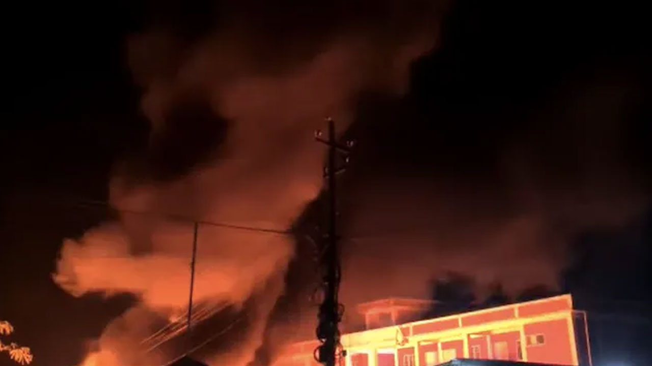 Manipur: సీఎం పాల్గొనే స‌భావేదిక‌కు నిప్పు.. మ‌ణిపూర్‌లో ఇంట‌ర్నెట్ బంద్‌