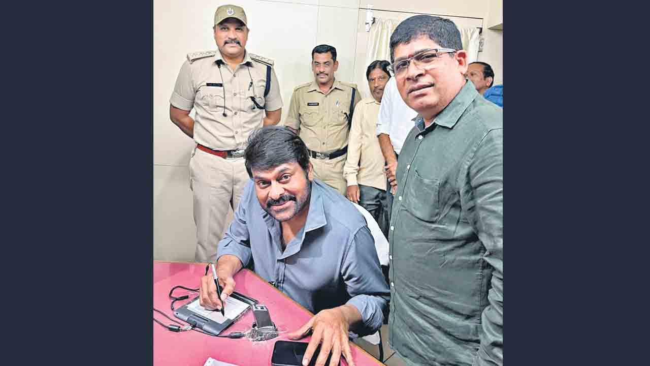 Chiranjeevi | లగ్జరీ కారు కొన్న మెగాస్టార్‌ చిరంజీవి.. దాని ప్రత్యేకతలు తెలిస్తే అవాక్కవ్వాల్సిందే !!