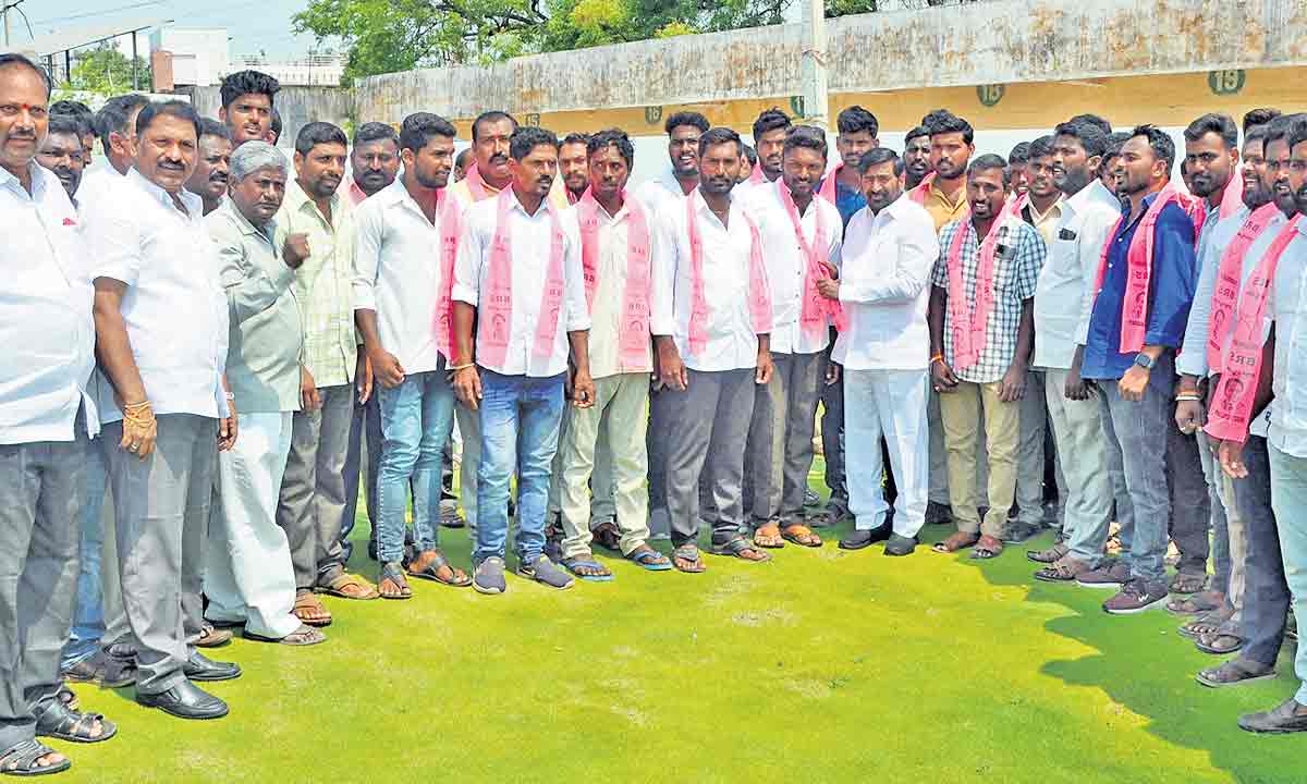 బీఆర్‌ఎస్‌లోకి భారీగా చేరికలు