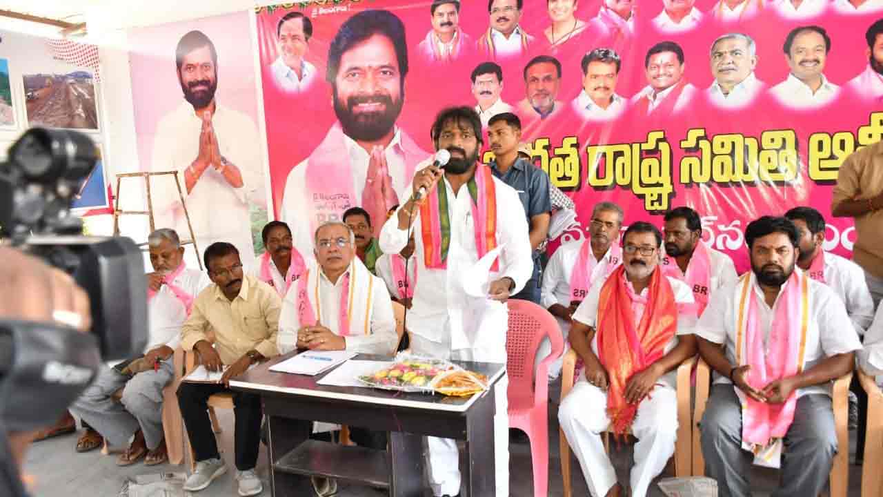 కేసీఆర్‌ అంటే మోదీకి దడ