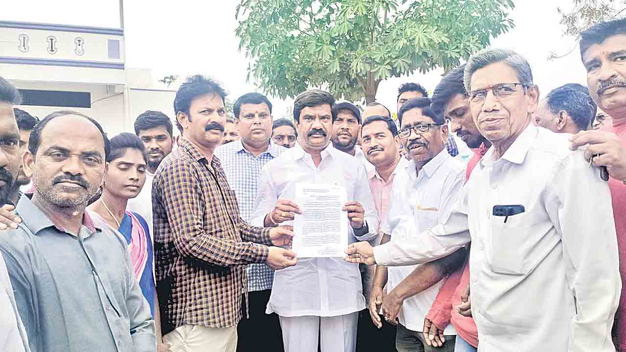 మంత్రి వేముల బిజీబిజీ