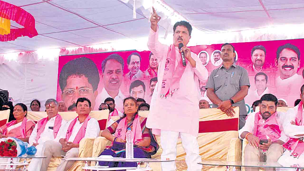 కేంద్రం వాటా గోరంత రాష్ట్రం ఇచ్చేది కొండంత