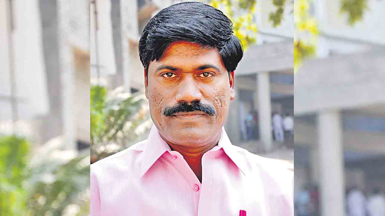 బీజేపీకి మోకరిల్లిన ఏపీ నేతలు: ఎమ్మెల్యే పెద్ది