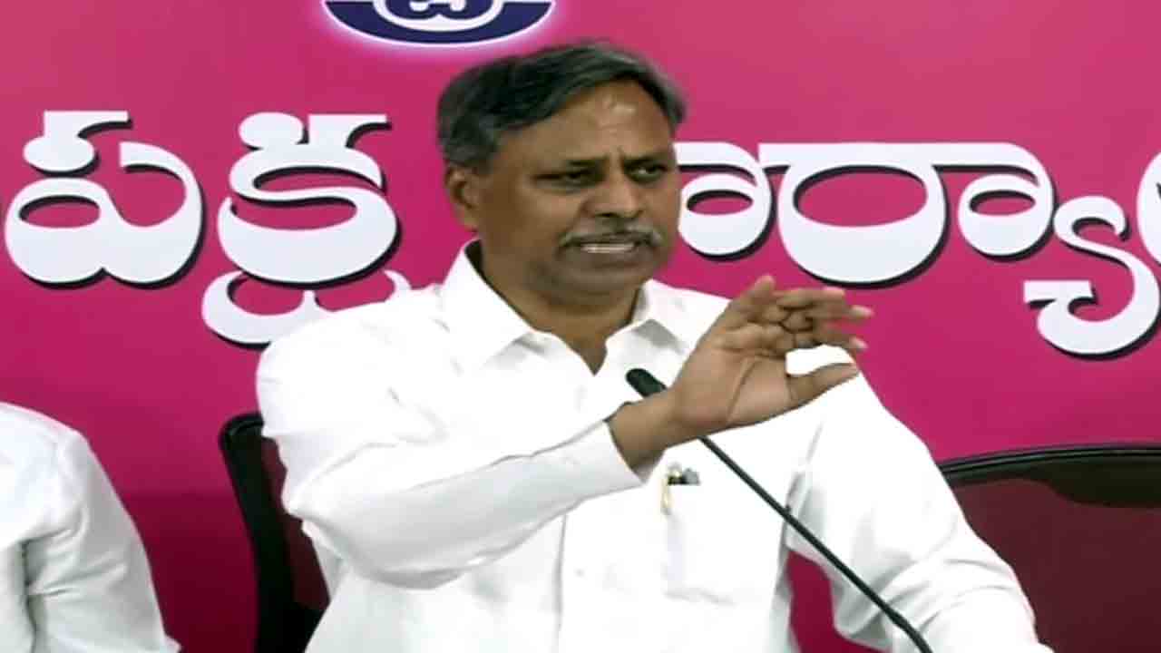 MLC Palla Rajeshwar Reddy | బండి సంజయ్పై పీడీ యాక్ట్ పెట్టాలి.. ఎమ్మెల్సీ పల్లా రాజేశ్వర్ రెడ్డి