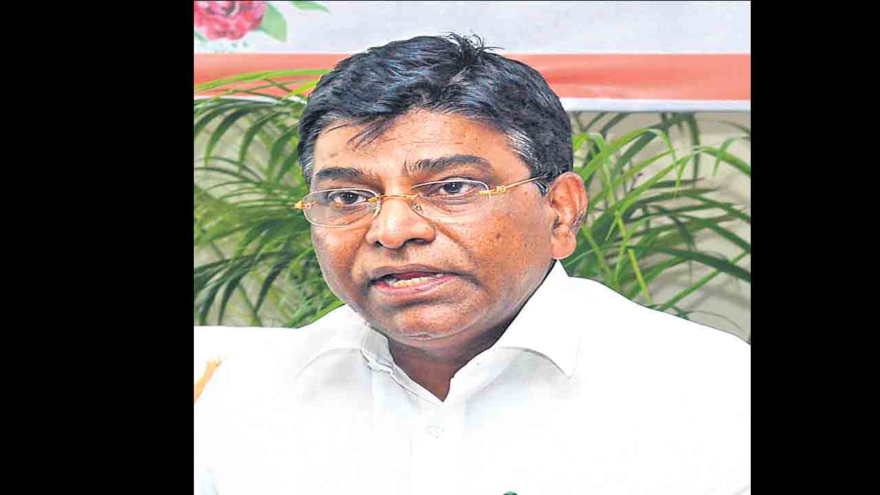 పార్లమెంట్‌ సాక్షిగా పచ్చి అబద్ధాలు